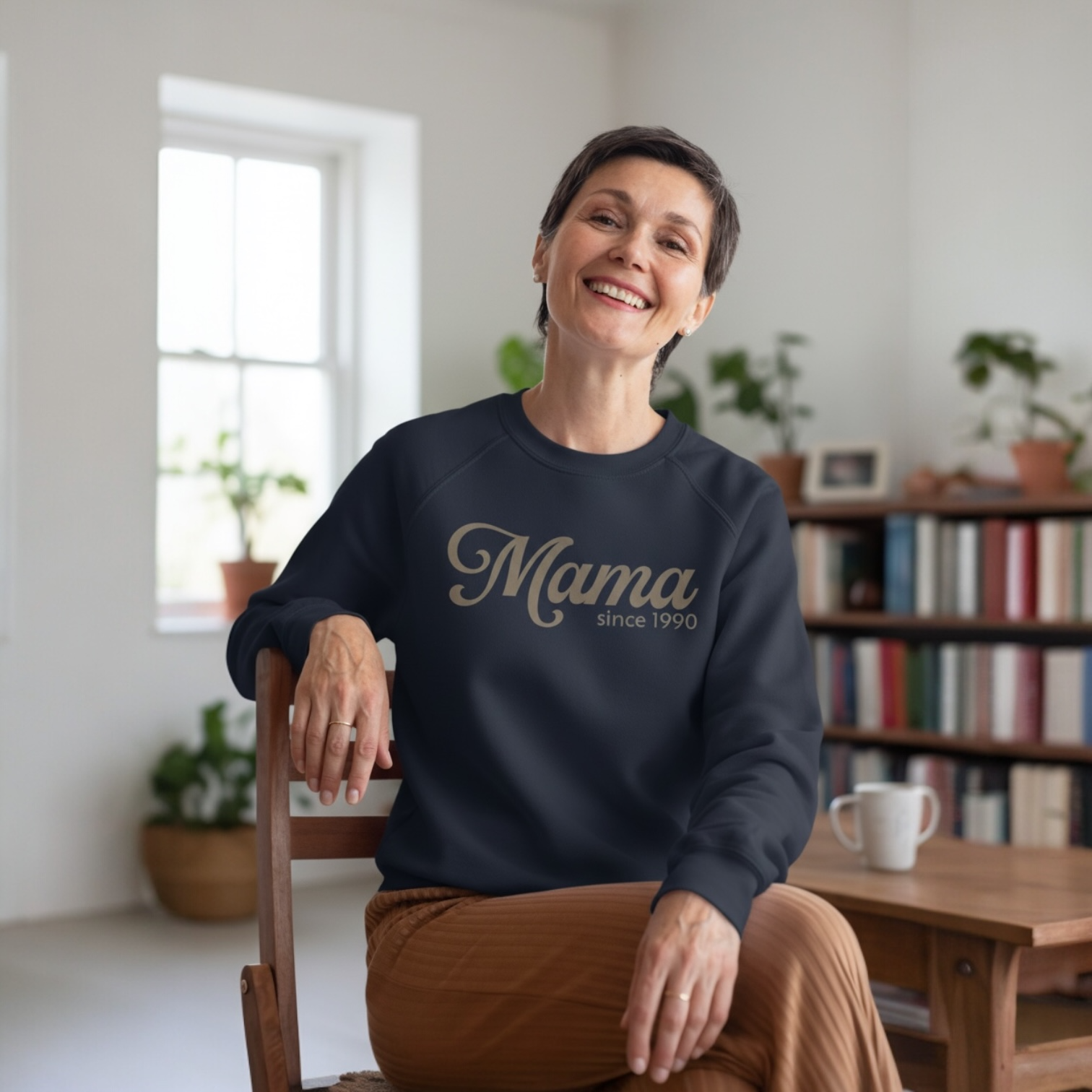 Mama Since 1990 Sweatshirt – Vintage Mom Crewneck Sweatshirt | Minimal Mama Gift for Mother’s Day